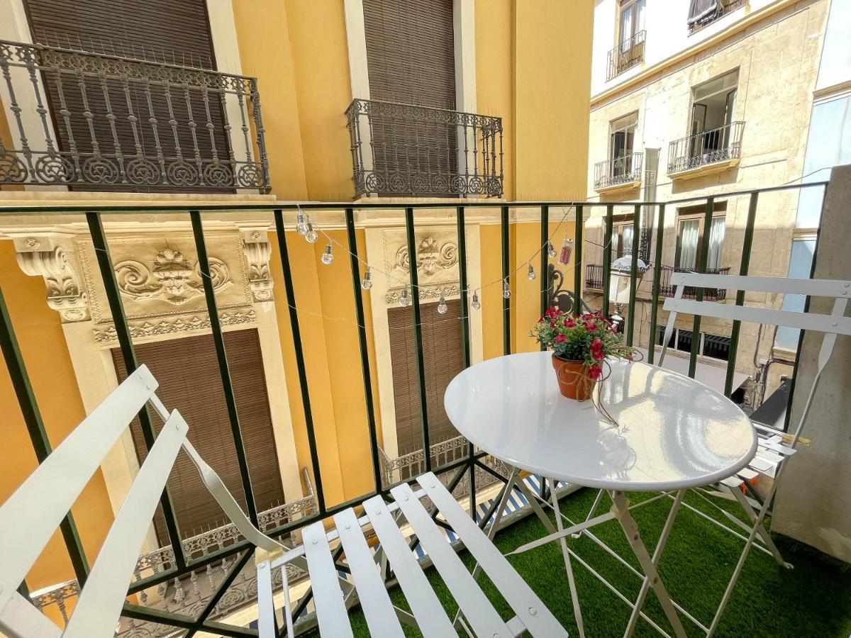 Apartamento Con Mucho Encanto En Pleno Centro Аліканте Екстер'єр фото